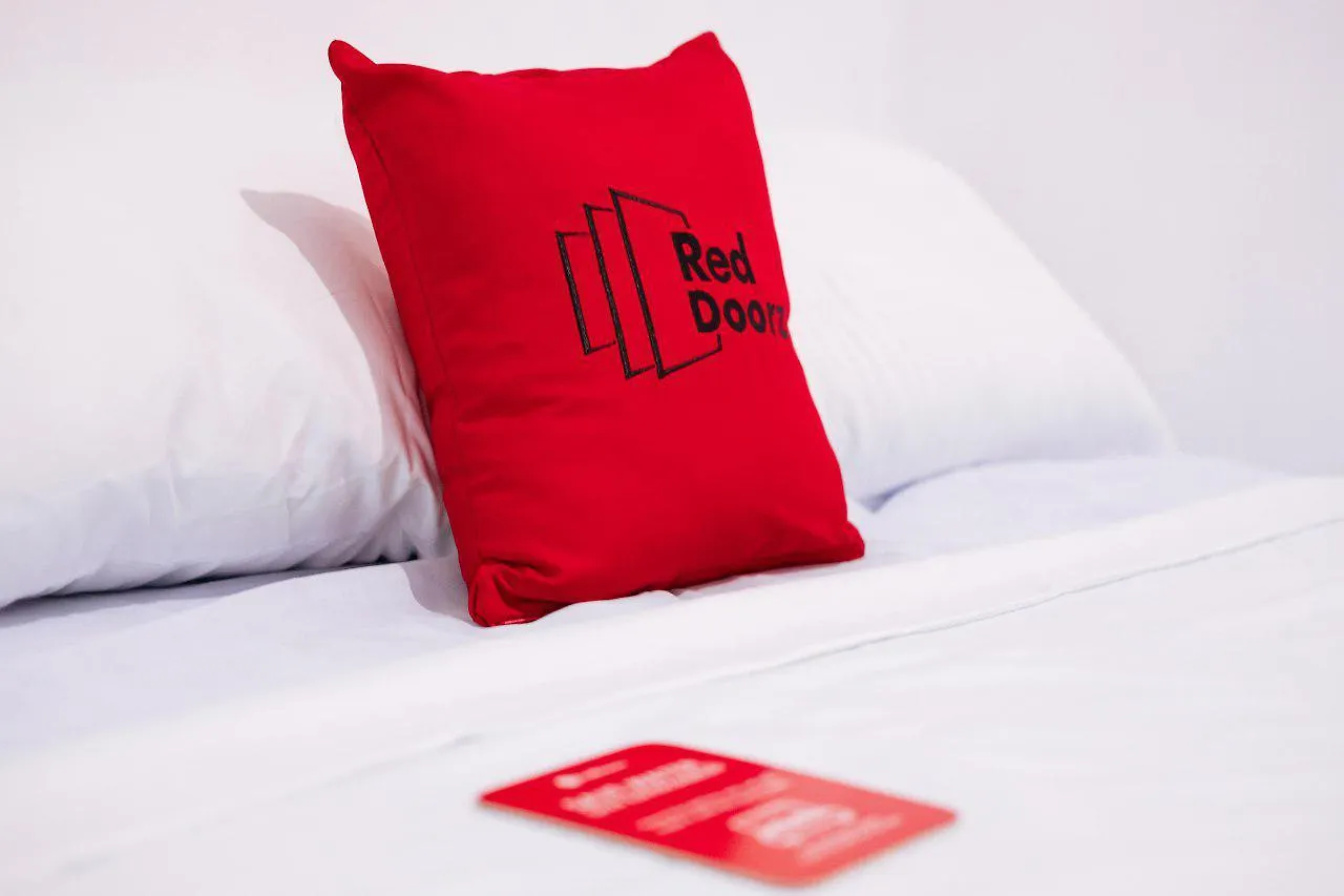 Reddoorz Plus @ Poblacion District Davao