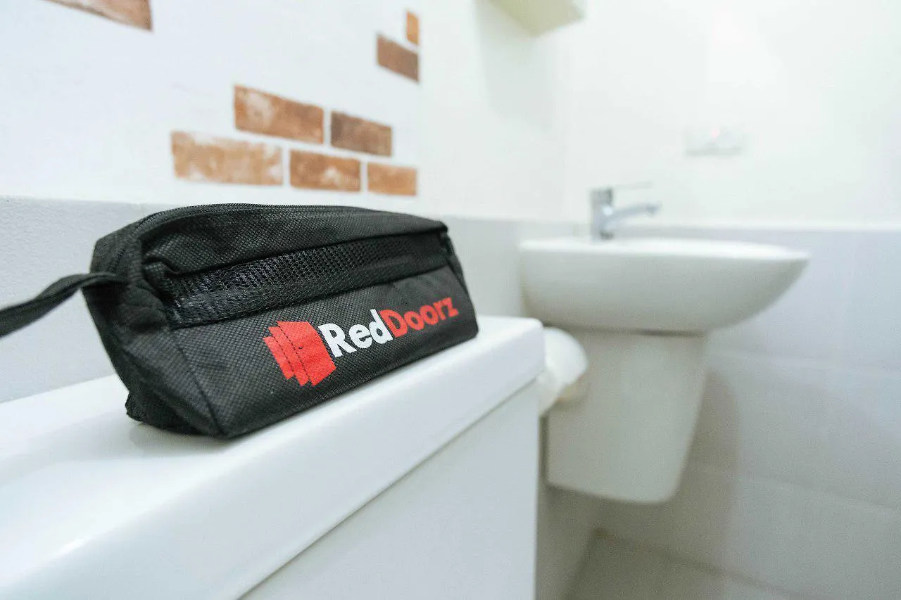 Reddoorz Plus @ Poblacion District Davao