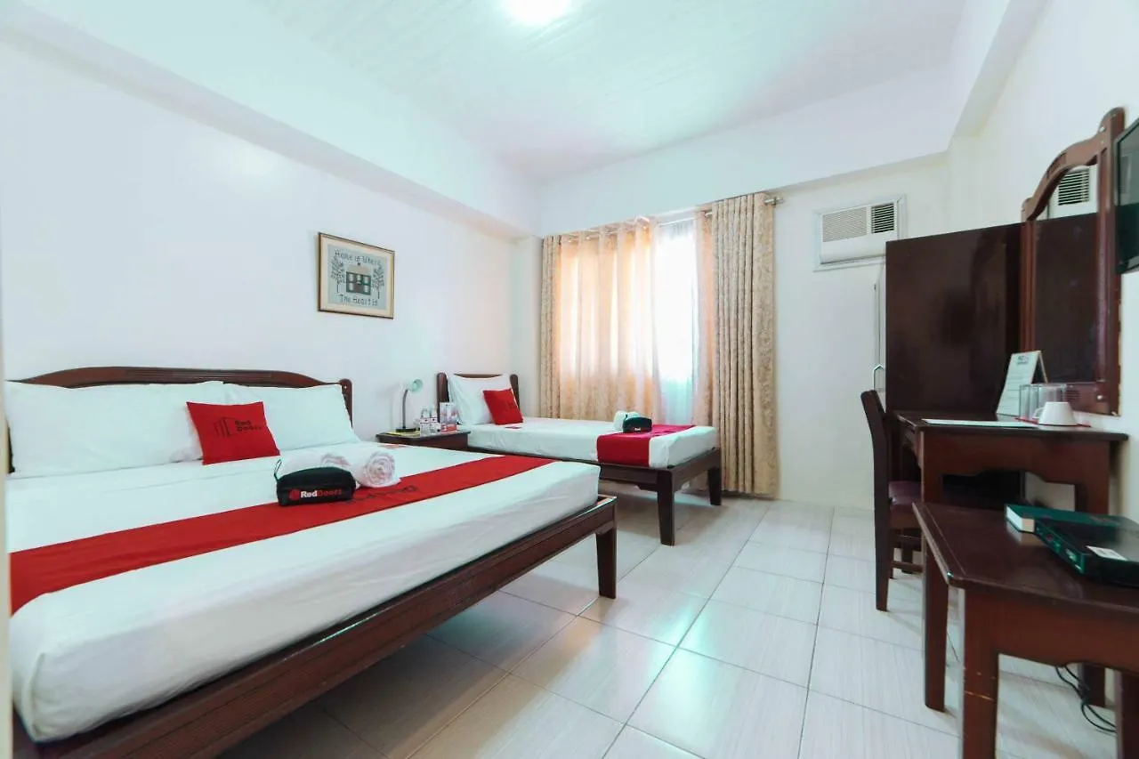 Reddoorz Plus @ Poblacion District Davao Philippines