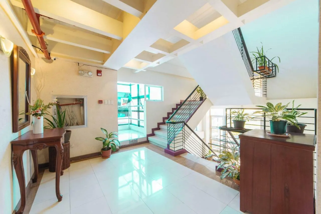 Hotel Reddoorz Plus @ Poblacion District Davao